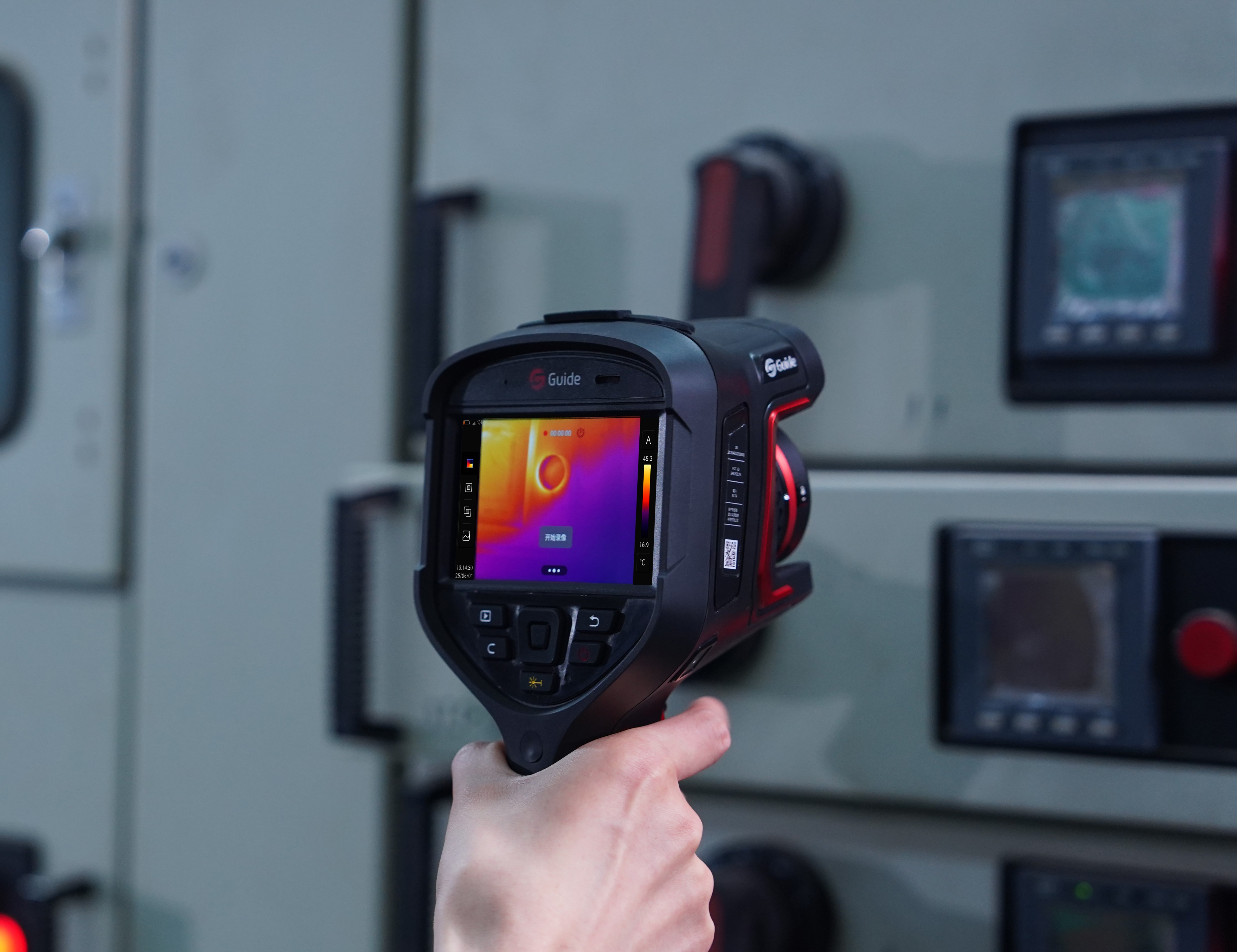 Thermal Imaging Camera. jpg